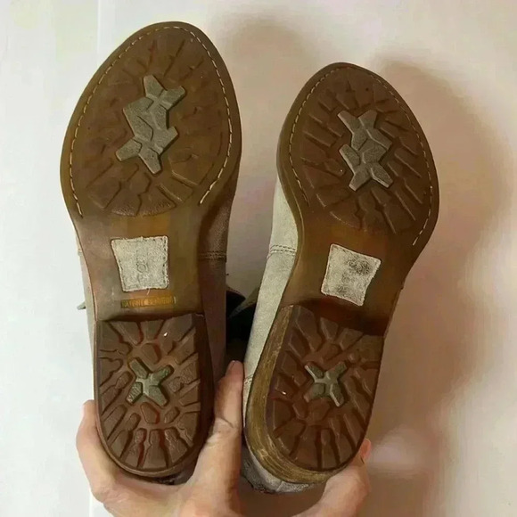 BORN Womens Sylvia Ankle Bootie Tan Leather Brown Braid Accent Back Zip Size 7.5 - Picture 9 of 11